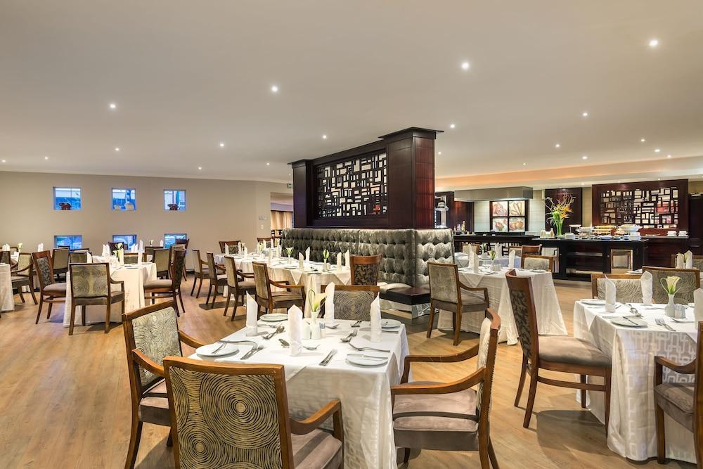 Anew Hotel Highveld Emalahleni エクステリア 写真