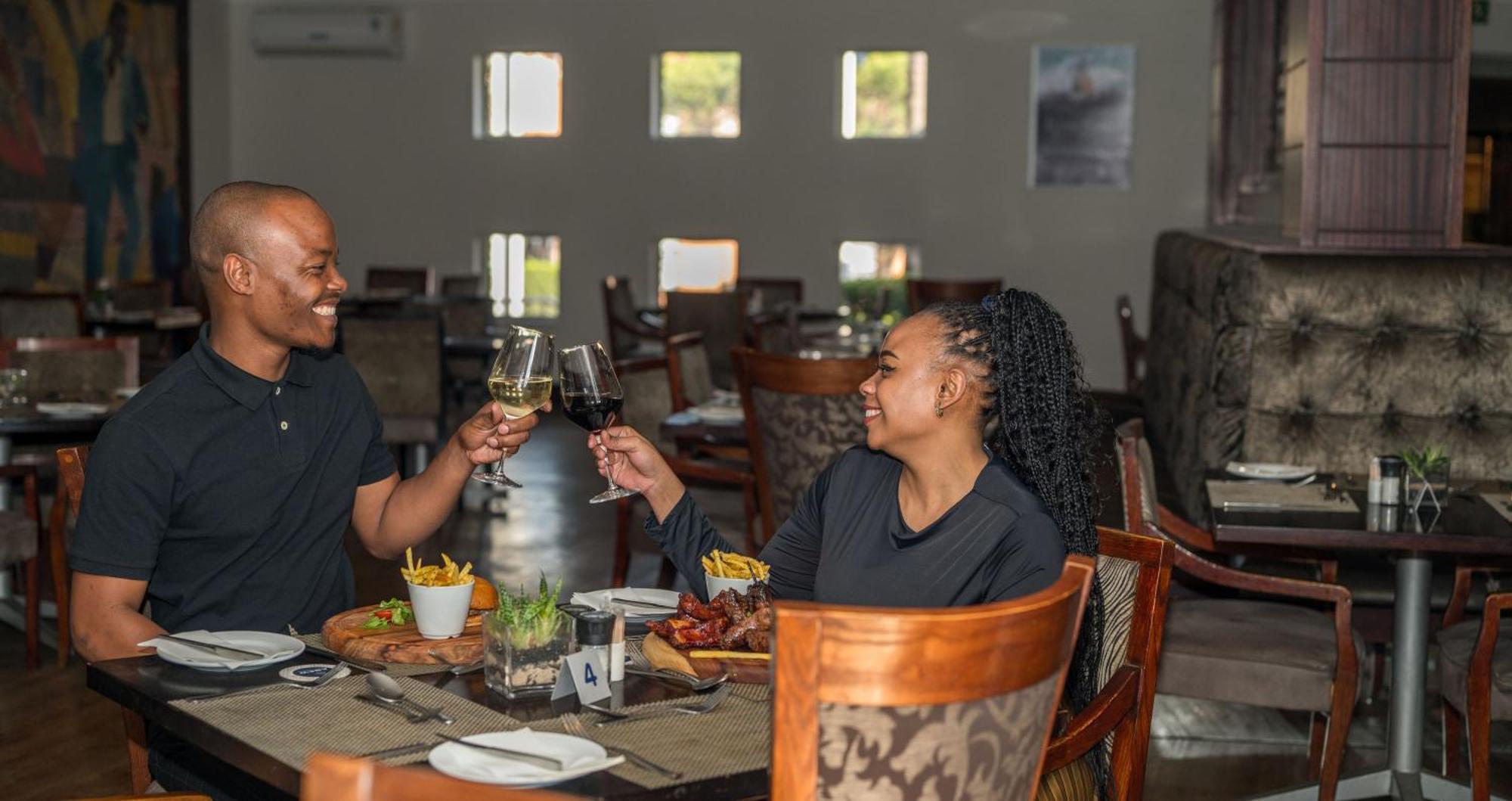 Anew Hotel Highveld Emalahleni エクステリア 写真